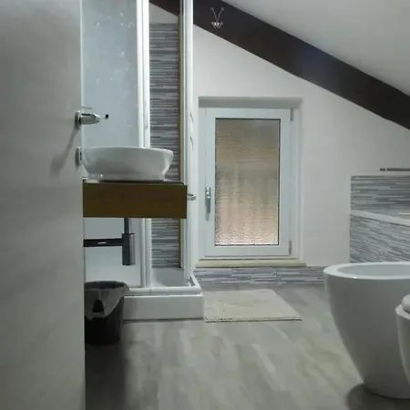 Bed & Breakfast La Mansardina Di Luana