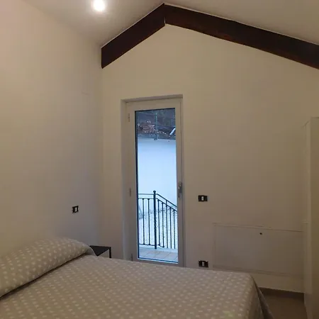 Bed & Breakfast La Mansardina Di Luana *